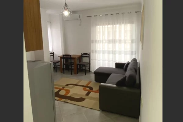 Shtepi me qera Apartament ne Tirane, 1+1, Mobilimi E mobiluar, Pagesa 40,000  Leke.