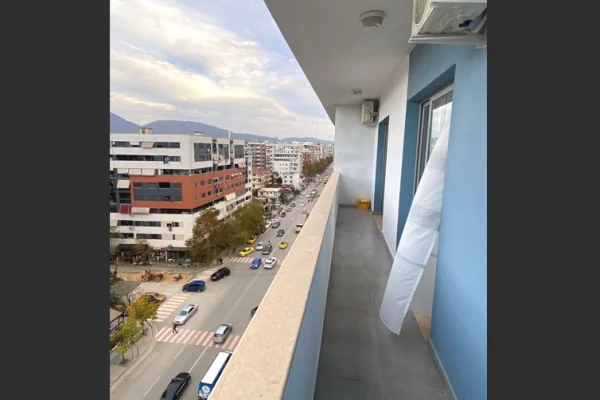 Shtepi me qera Apartament ne Tirane, 1+1, Mobilimi E mobiluar, Pagesa 40,000  Leke.