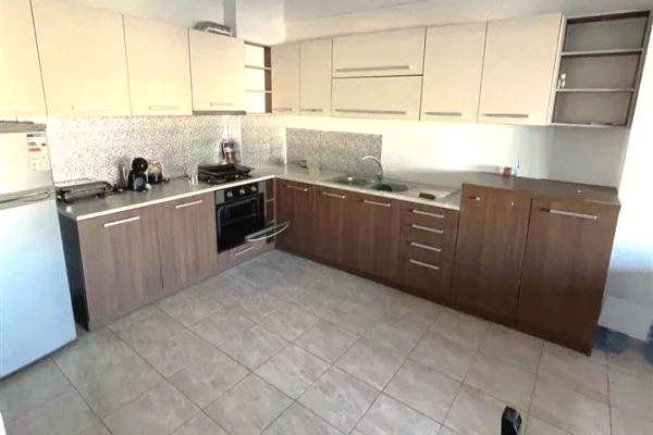 Shtepi me qera Apartament ne Tirane, 1+1, Mobilimi E mobiluar, Pagesa 35,000  Leke.