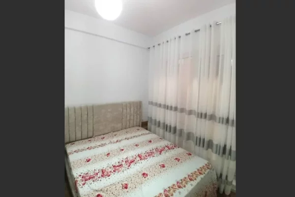 Shtepi me qera Apartament ne Tirane, 1+1, Mobilimi E mobiluar, Pagesa 40,000  Leke.