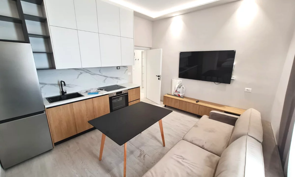 Shtepi me qera Apartament ne Tirane, 1+1, Mobilimi E mobiluar, Pagesa 750  Euro.
