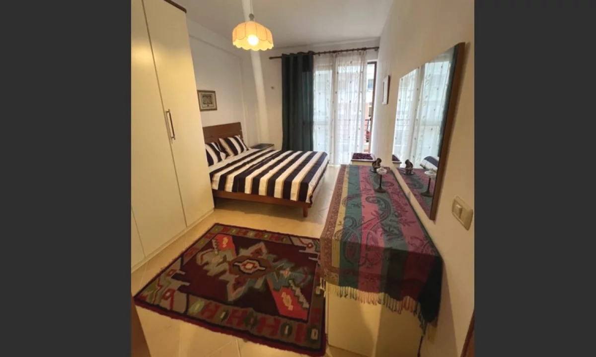 Shtepi me qera Apartament ne Tirane, 1+1, Mobilimi E mobiluar, Pagesa 40,000  Leke.