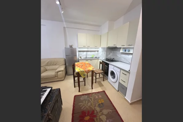 Shtepi me qera Apartament ne Tirane, 1+1, Mobilimi E mobiluar, Pagesa 40,000  Leke.