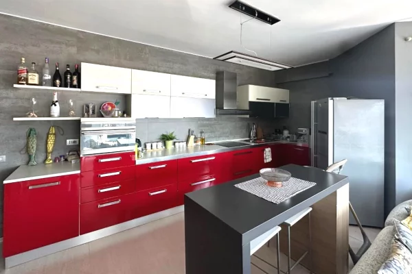 Shtepi me qera Apartament ne Tirane, 2+1, Mobilimi E mobiluar, Pagesa 80,000  Leke.