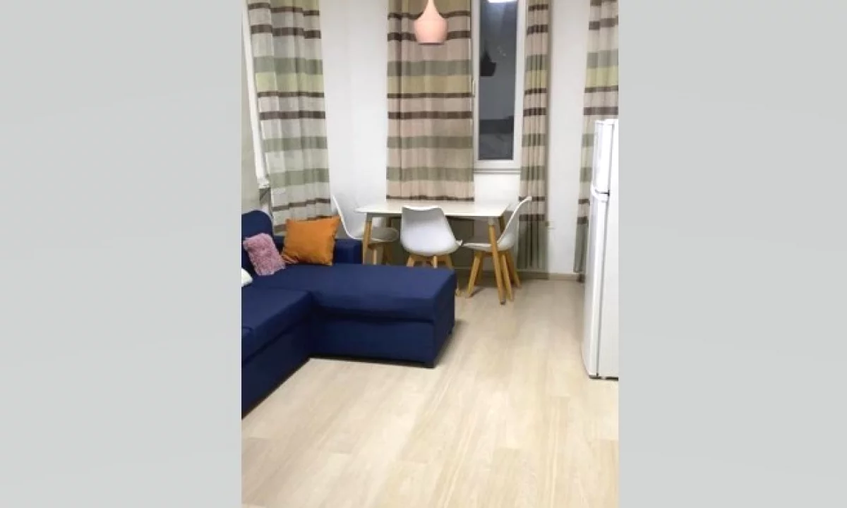 Shtepi me qera Apartament ne Tirane, 1+1, Mobilimi E mobiluar, Pagesa 45,000  Leke.