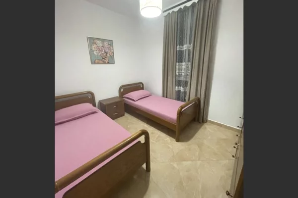 Shtepi me qera Apartament ne Tirane, 2+1, Mobilimi E mobiluar, Pagesa 60,000  Leke.