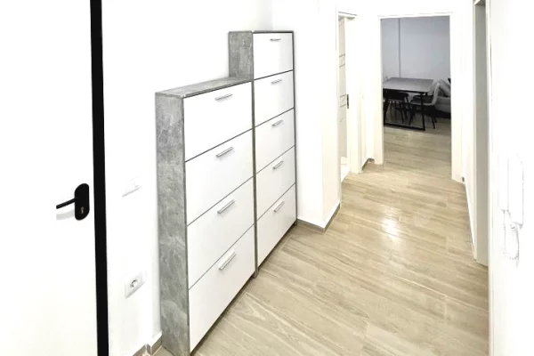 Shtepi me qera Apartament ne Tirane, 2+1, Mobilimi E mobiluar, Pagesa 700  Euro.