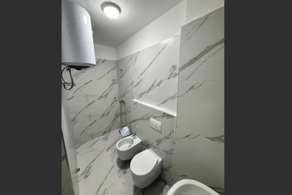 Shtepi me qera Apartament ne Tirane, 2+1, Mobilimi E mobiluar, Pagesa 700  Euro.