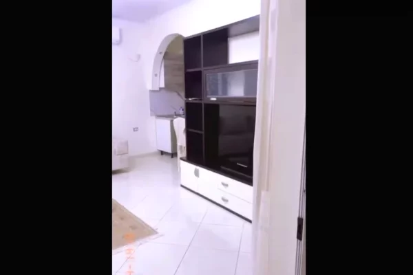 Shtepi me qera Apartament ne Tirane, 2+1, Mobilimi E mobiluar, Pagesa 60,000  Leke.