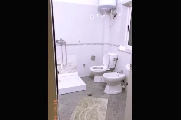 Shtepi me qera Apartament ne Tirane, 2+1, Mobilimi E mobiluar, Pagesa 60,000  Leke.