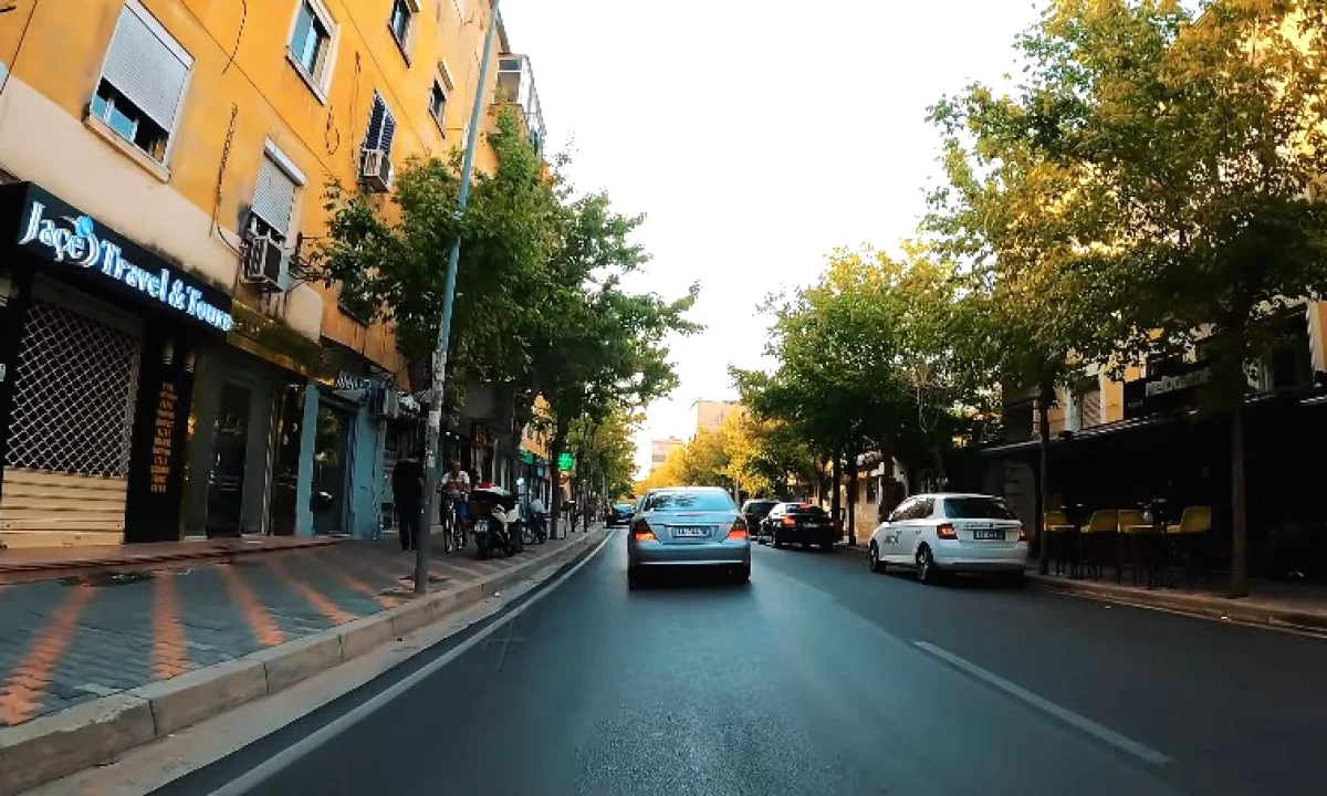 Shtepi me qera Apartament ne Tirane, 2+1, Mobilimi E mobiluar, Pagesa 60,000  Leke.