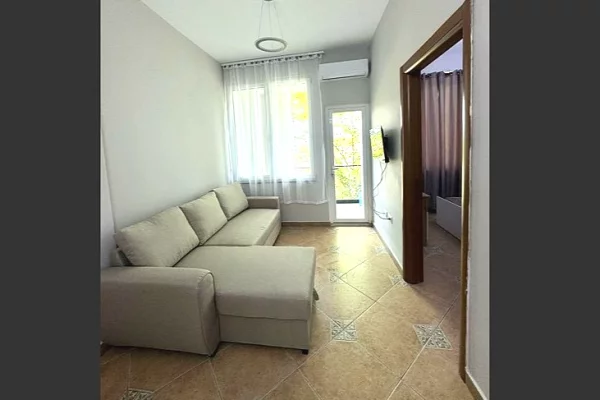 ✅ Apartament 1+1 me Qera te Vilat Gjermane (mundesi parkimi, mobiluar, AC)