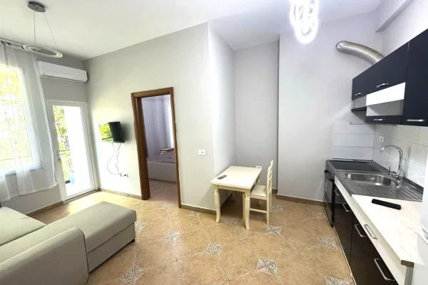 Shtepi me qera Apartament ne Tirane, 1+1, Mobilimi E mobiluar, Pagesa 40,000  Leke.