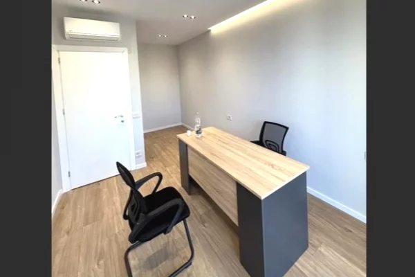 Ambient biznesi me qera 3+1 ne Tirane - 700 Euro