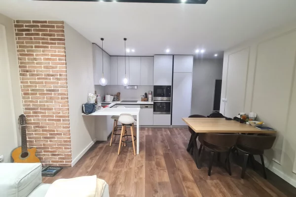 Shtepi me qera Apartament ne Tirane, 1+1, Mobilimi E mobiluar, Pagesa 45,000  Leke.
