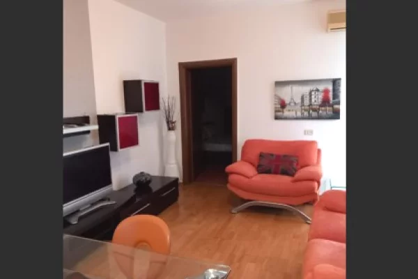 ✅ Apartament 1+1 me Qera te 21-Dhjetori prane supermarket Joena (kati 4 ashensor, e mobiluar)