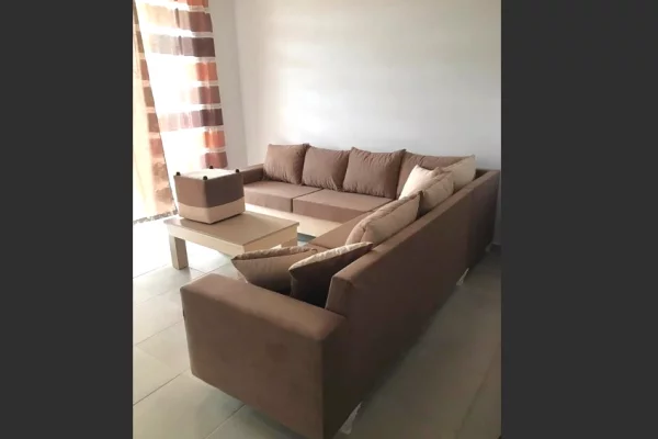 Shtepi me qera Apartament ne Tirane, 1+1, Mobilimi E mobiluar, Pagesa 40,000  Leke.