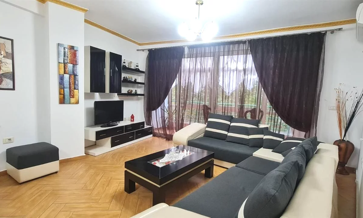 Shtepi me qera Apartament ne Tirane, 2+1, Mobilimi E mobiluar, Pagesa 60,000  Leke.