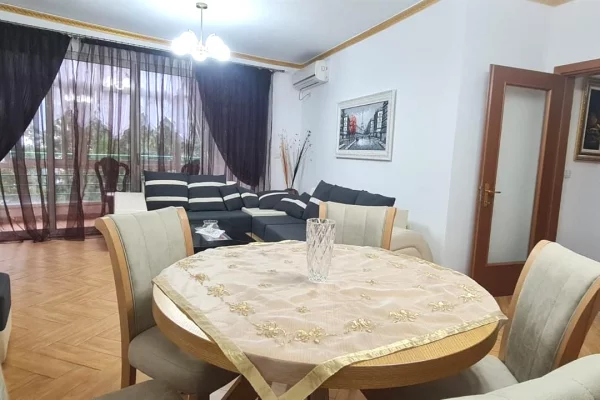 Shtepi me qera Apartament ne Tirane, 2+1, Mobilimi E mobiluar, Pagesa 60,000  Leke.