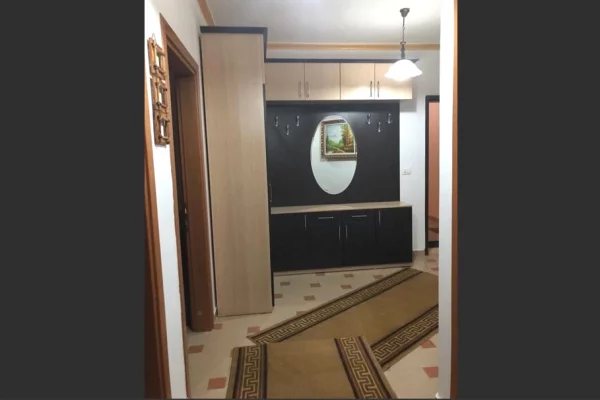 Shtepi me qera Apartament ne Tirane, 2+1, Mobilimi E mobiluar, Pagesa 60,000  Leke.