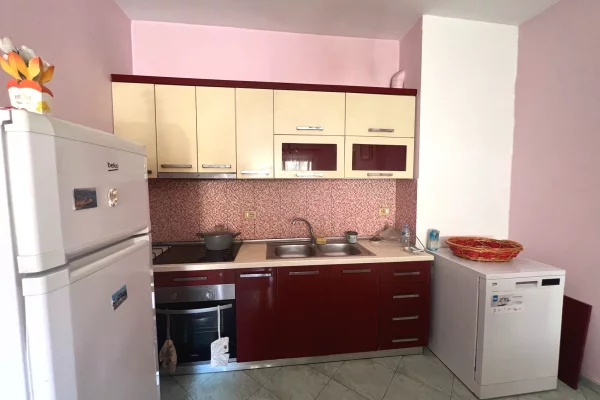 Shtepi me qera Apartament ne Tirane, 2+1, Mobilimi E mobiluar, Pagesa 35,000  Leke.