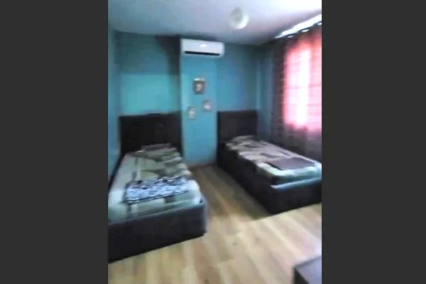 Shtepi me qera Apartament ne Tirane, 3+1, Mobilimi E mobiluar, Pagesa 500  Euro.