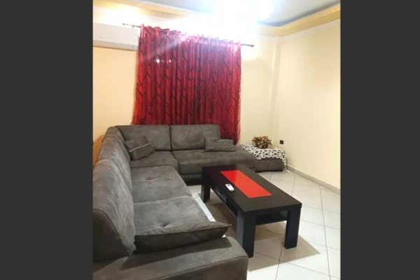 Shtepi me qera Apartament ne Tirane, 2+1, Mobilimi E mobiluar, Pagesa 45,000  Leke.