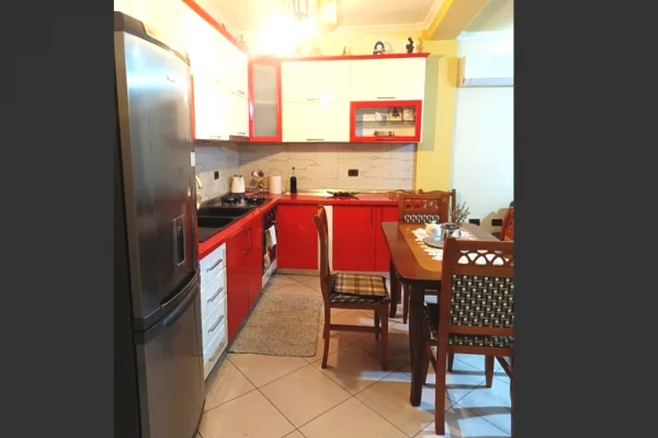 Shtepi me qera Apartament ne Tirane, 2+1, Mobilimi E mobiluar, Pagesa 45,000  Leke.