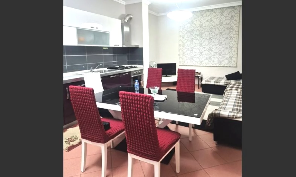 Shtepi me qera Apartament ne Tirane, 2+1, Mobilimi E mobiluar, Pagesa 45,000  Leke.