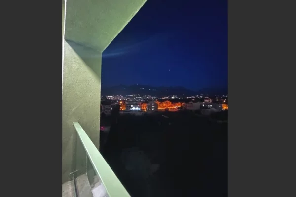 Shtepi me qera Apartament ne Tirane, 1+1, Mobilimi E mobiluar, Pagesa 35,000  Leke.