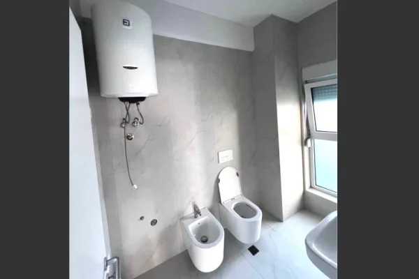 Shtepi me qera Apartament ne Tirane, 1+1, Mobilimi E mobiluar, Pagesa 35,000  Leke.