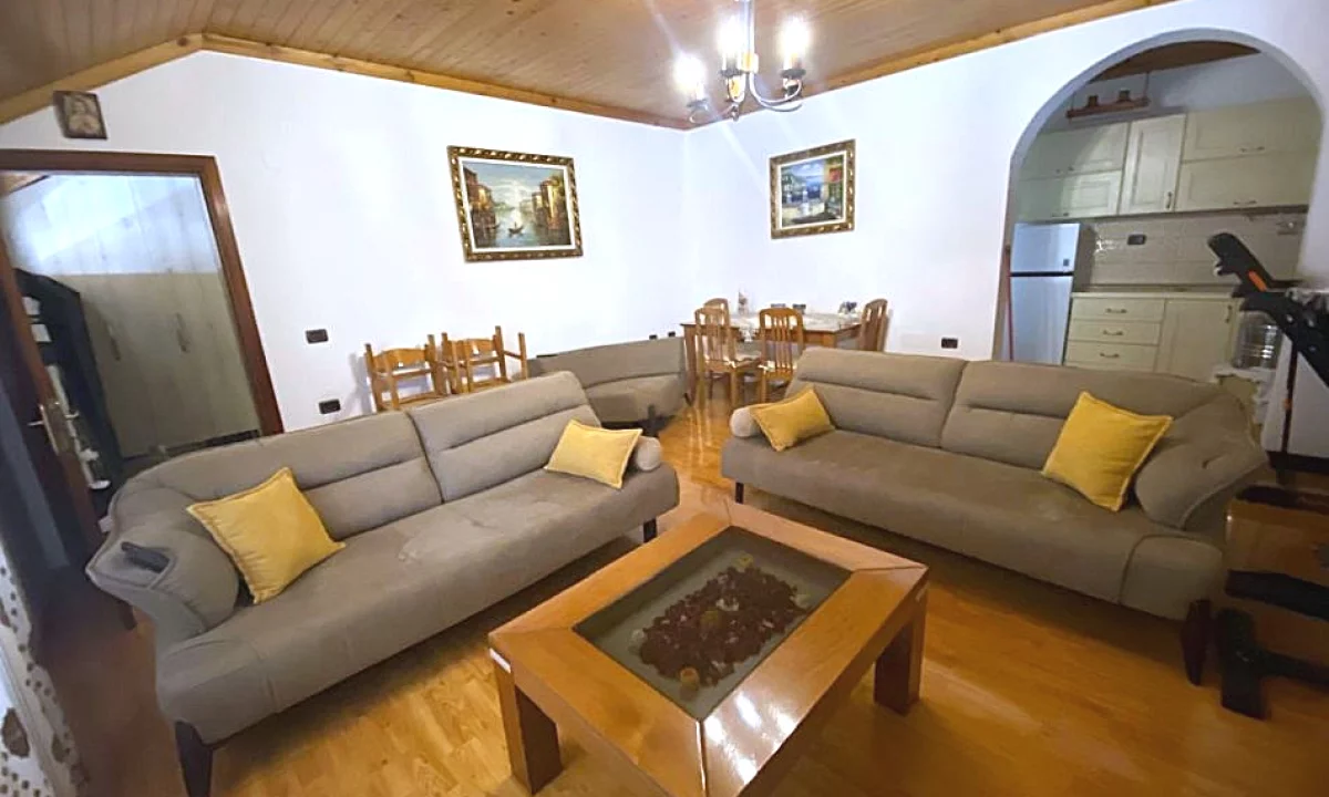 Shtepi me qera Apartament ne Tirane, 1+1, Mobilimi E mobiluar, Pagesa 35,000  Leke.