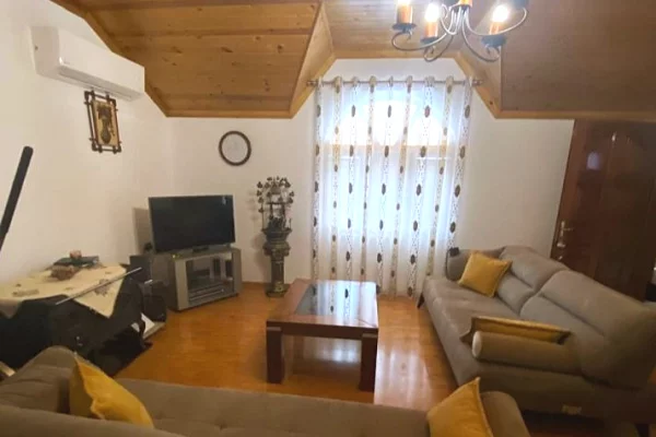 Shtepi me qera Apartament ne Tirane, 1+1, Mobilimi E mobiluar, Pagesa 35,000  Leke.