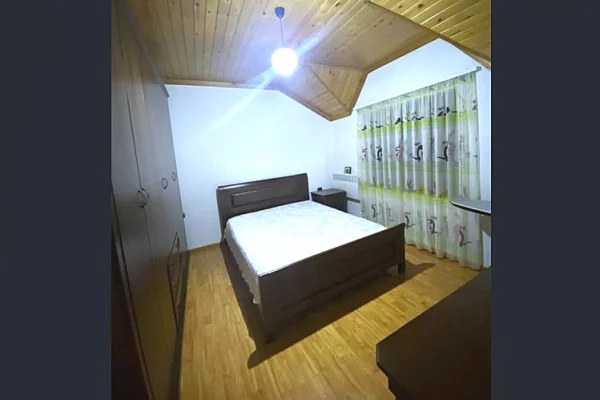 Shtepi me qera Apartament ne Tirane, 1+1, Mobilimi E mobiluar, Pagesa 35,000  Leke.