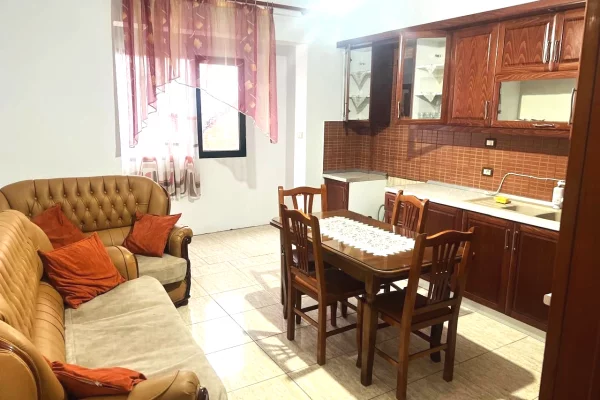 Shtepi me qera Apartament ne Tirane, 2+1, Mobilimi E mobiluar, Pagesa 50,000  Leke.