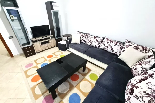 Shtepi me qera Apartament ne Tirane, 1+1, Mobilimi E mobiluar, Pagesa 30,000  Leke.