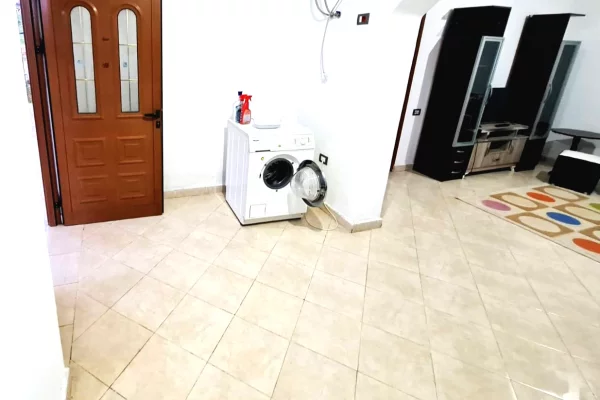 Shtepi me qera Apartament ne Tirane, 1+1, Mobilimi E mobiluar, Pagesa 30,000  Leke.