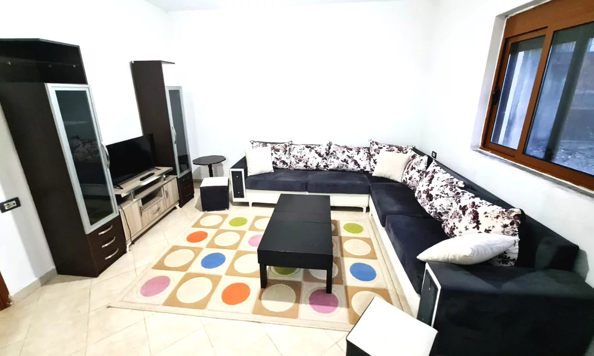 Shtepi me qera Apartament ne Tirane, 1+1, Mobilimi E mobiluar, Pagesa 30,000  Leke.