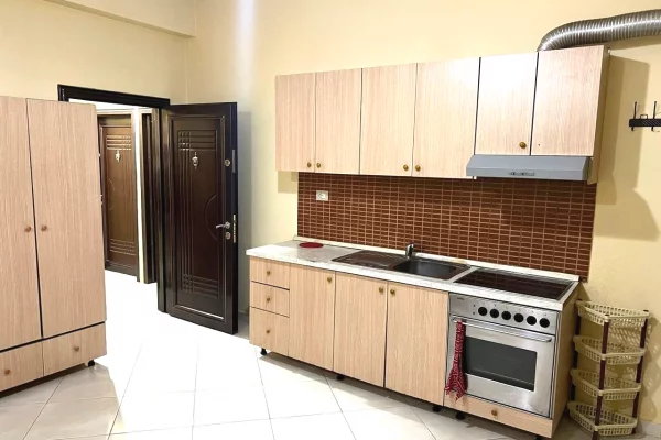 Appartamento in affitto a Tirana Garsoniere, Arredato