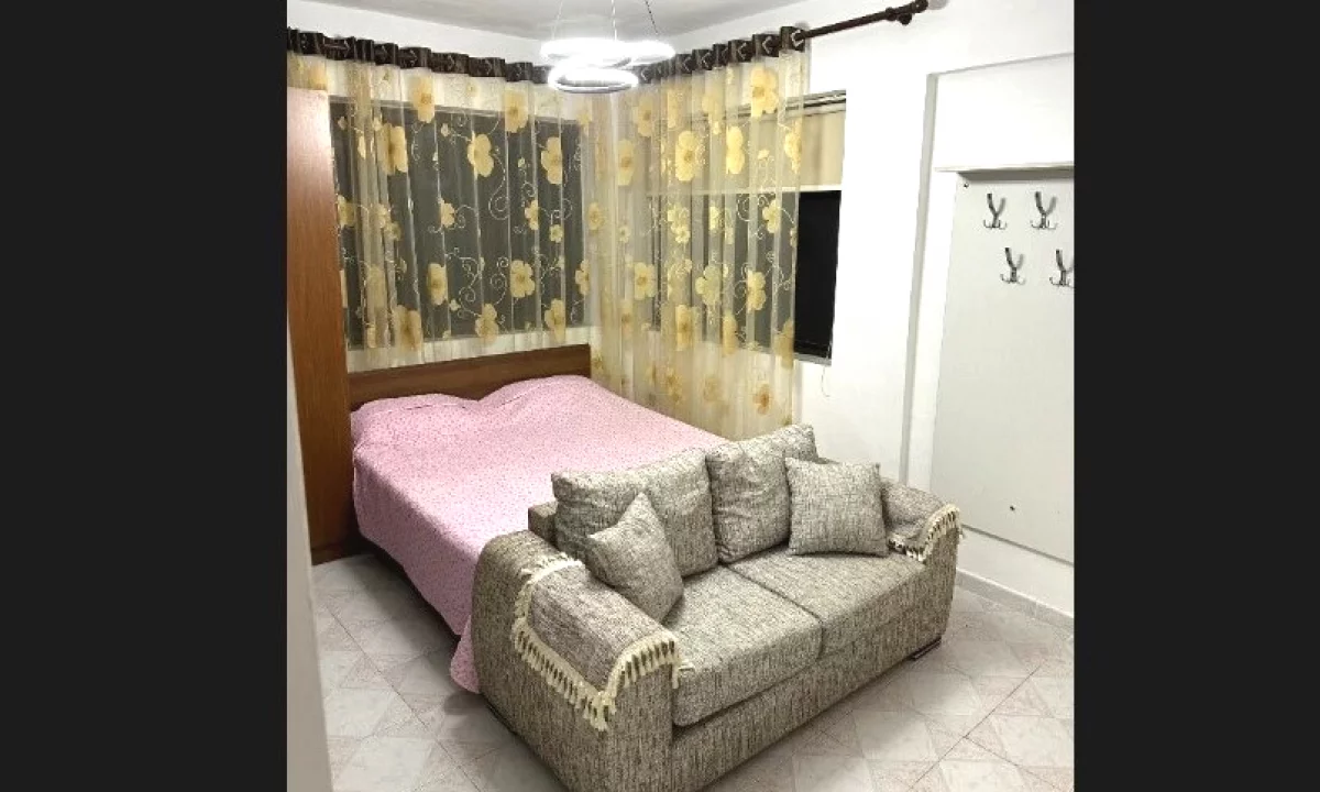 Shtepi me qera Apartament ne Tirane, Garsoniere, Mobilimi E mobiluar, Pagesa 450  Euro.