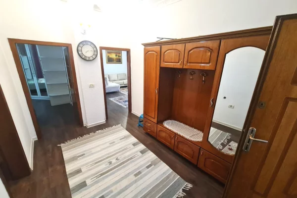 Shtepi me qera Apartament ne Tirane, 2+1, Mobilimi E mobiluar, Pagesa 55,000  Leke.