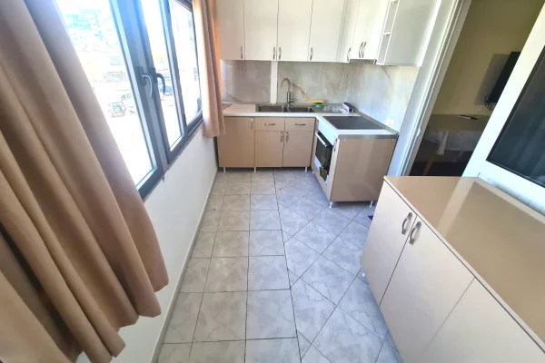 Shtepi me qera Apartament ne Tirane, 2+1, Mobilimi E mobiluar, Pagesa 55,000  Leke.