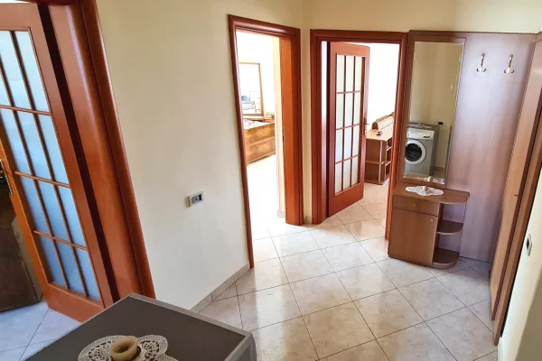 Shtepi me qera Apartament ne Tirane, 2+1, Mobilimi E mobiluar, Pagesa 45,000  Leke.