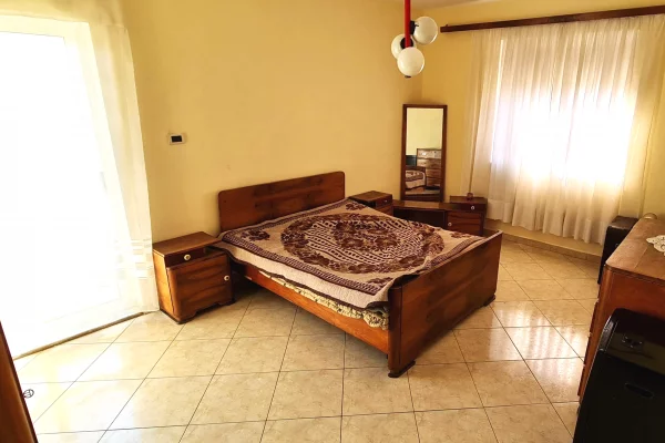 Shtepi me qera Apartament ne Tirane, 2+1, Mobilimi E mobiluar, Pagesa 45,000  Leke.