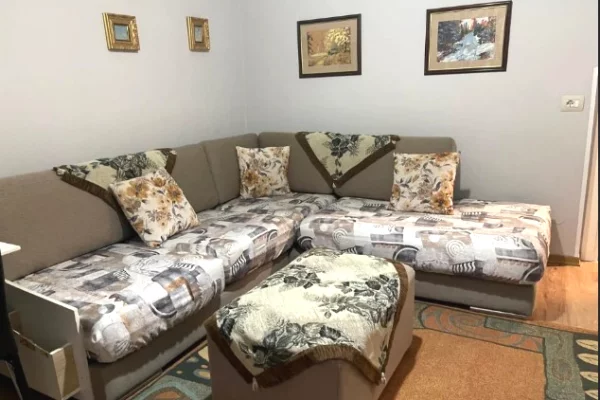 Shtepi me qera 2+1 ne Tirane - 60,000 Leke