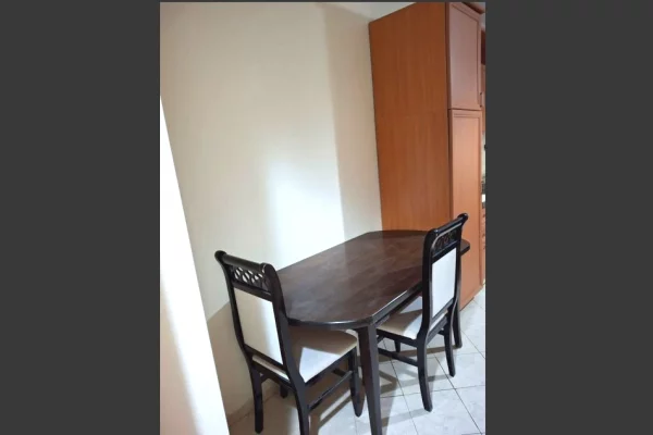 Shtepi me qera Apartament ne Tirane, 1+1, Mobilimi E mobiluar, Pagesa 45,000  Leke.