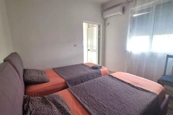 Shtepi me qera Apartament ne Tirane, 2+1, Mobilimi E mobiluar, Pagesa 450  Euro.