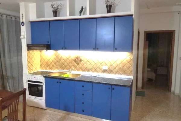 Shtepi me qera Apartament ne Tirane, 2+1, Mobilimi E mobiluar, Pagesa 500  Euro.