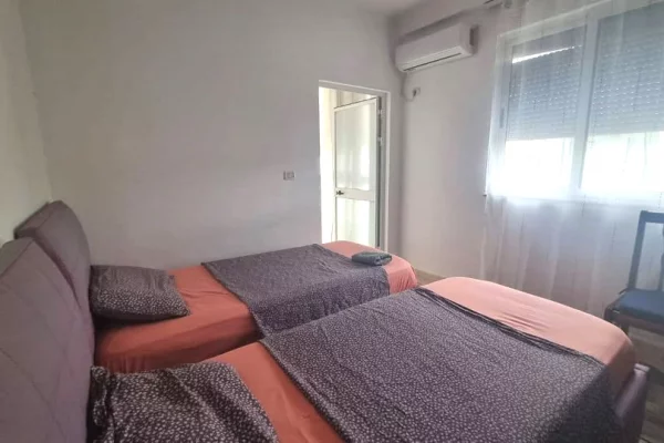 Shtepi me qera Apartament ne Tirane, 2+1, Mobilimi E mobiluar, Pagesa 500  Euro.