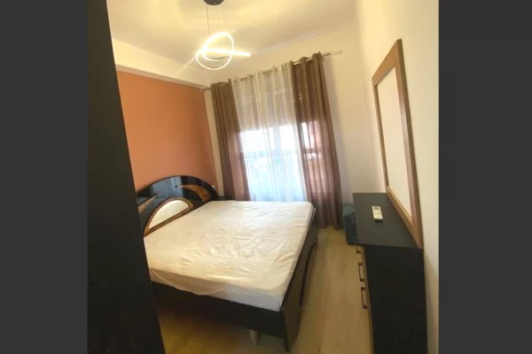 Shtepi me qera Apartament ne Tirane, 1+1, Mobilimi E mobiluar, Pagesa 400  Euro.